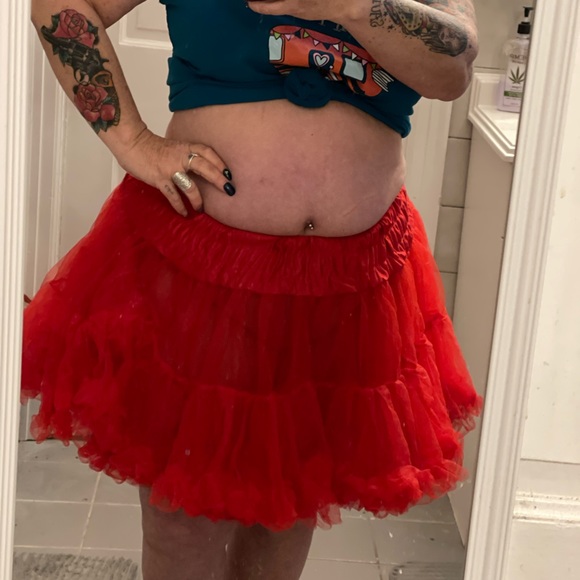 Plus size red tu tu crinoline 1x to 2x - Picture 7 of 15